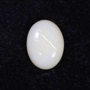 Australian White Opal - 6.40 Carat / 7.00 Ratti