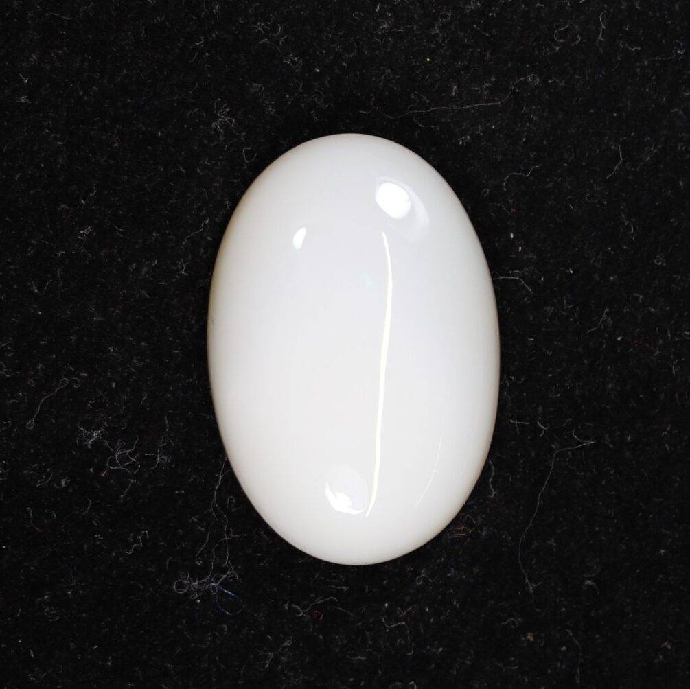 Australian White Opal - 9.40 Carat / 10.25 Ratti