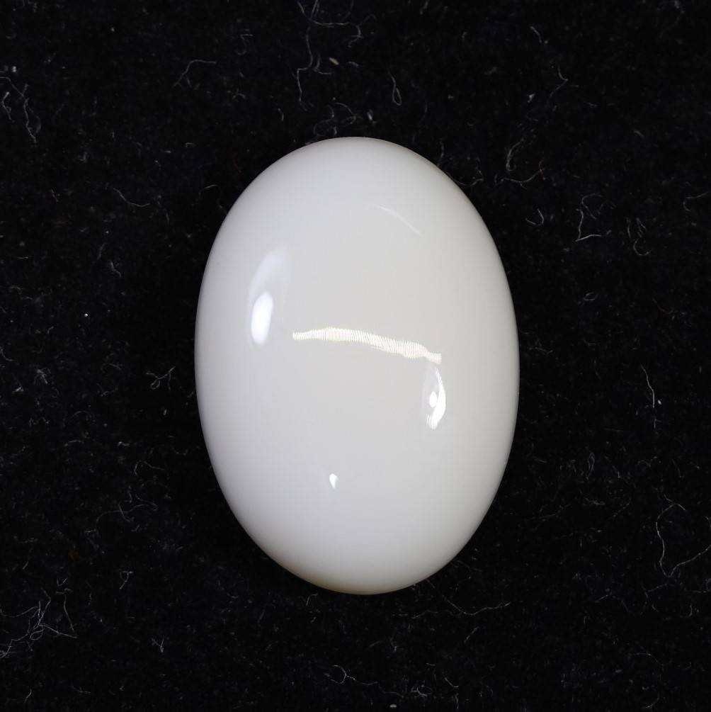 Australian White Opal - 7.90 Carat / 8.50 Ratti