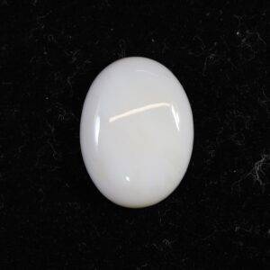 Australian White Opal - 8.40 Carat / 9.25 Ratti